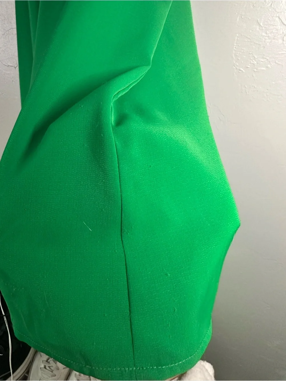 Green Ruffle Tie-Neck Sleeveless Blouse